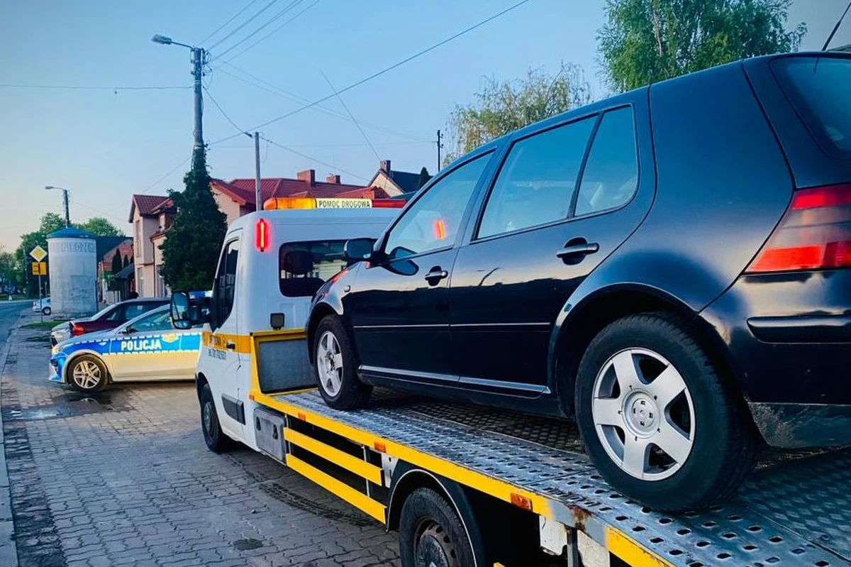 Zatrzymany do kontroli drogowej 40-letni kierowca w Białej Rawskiej podał numer pesel swojego brata. Tłumaczył się tym, że nie ma prawa jazdy i obawiał się konsekwencji.