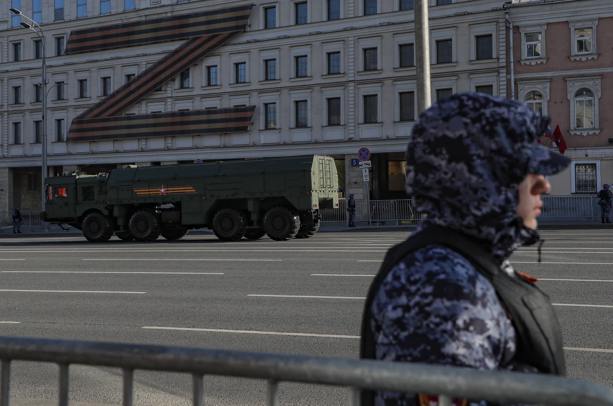 "Wewnątrz rosyjskiej wierchuszki może być w najbliższym czasie bardzo krwawo, a Lefortowo - słynne więzienie w Moskwie - może przyjąć nowych osadzonych z elit rosyjskich" - przekonywał w internetowym Radiu RMF24 dr Jacek Raubo z portalu Defence24 i Uniwersytetu im. Adama Mickiewicza w Poznaniu. Gość Tomasza Terlikowskiego skomentował próbę zrzucenia przez szefa Grupy Wagnera Jewgienija Prigożyna i przywódcy Czeczenów Ramzana Kadyrowa winy za niepowodzenia pod Bachmutem na rosyjski resort obrony.