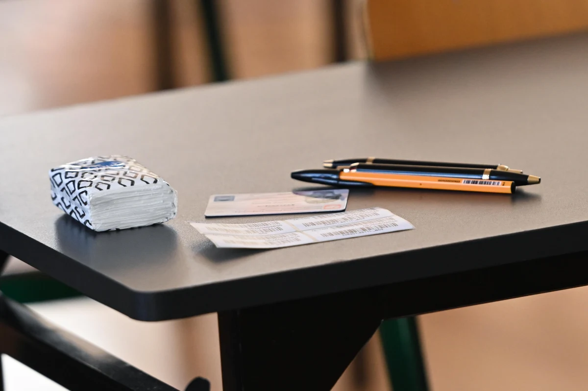 Dziś na maturze pisemne egzaminy z języka angielskiego na poziomie rozszerzonym i na poziomie dwujęzycznym. Po południu będzie pisemny egzamin z filozofii. Egzaminy z obu przedmiotów nie są obowiązkowe.