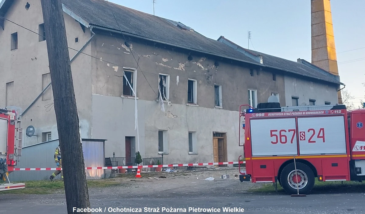 Wybuch gazu w miejscowości Krowiarki niedaleko Raciborza w Śląskiem. Jedna osoba jest ranna, została zabrana do szpitala.