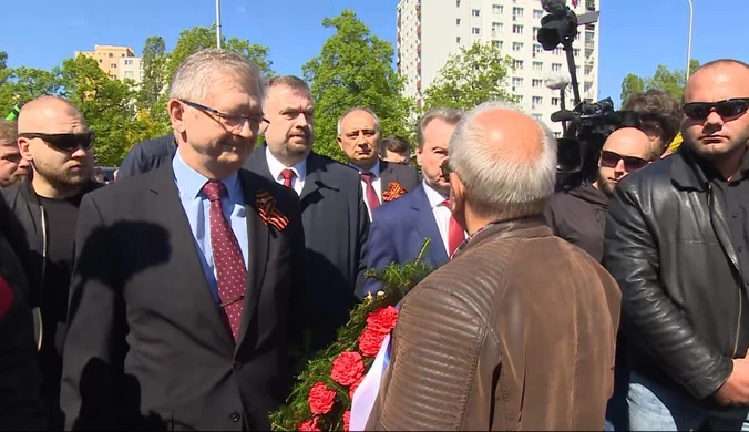 Ambasador Rosji w Polsce chciał złożyć kwiaty na cmentarzu. Protesty i krzyki