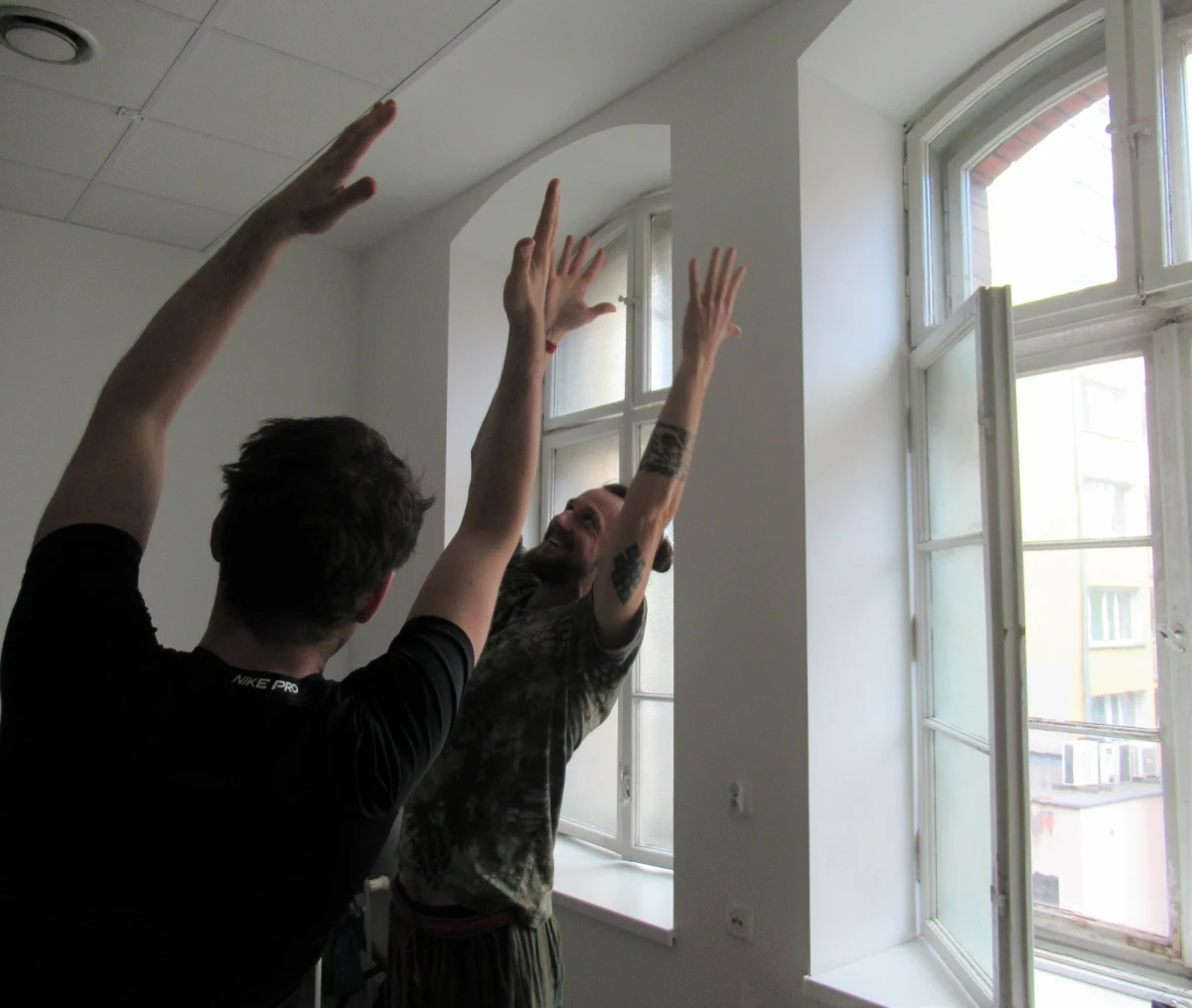 Z zajęć jogi mogą już korzystać pacjenci oddziału rehabilitacji kardiologicznej w Szpitalu Miejskim nr 4 w Gliwicach. Kilka tygodni wcześniej szpital zaoferował im zajęcia tai chi. To wszystko ma pomóc osobom po zawale wrócić do zdrowia i dobrej formy. 