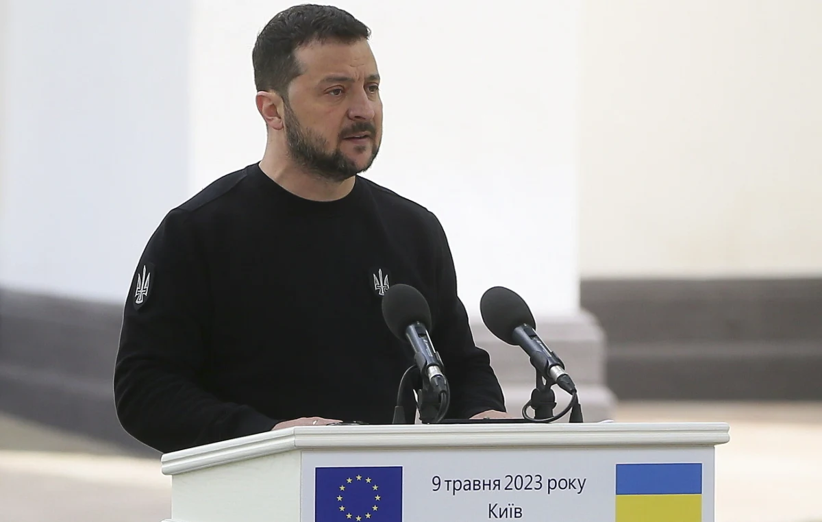 "Ukraina oczekuje od Unii Europejskiej zniesienia ograniczeń dotyczących eksportu ukraińskiej żywności. Drastyczne w czasie wojny działania protekcjonistyczne naszych sąsiadów nie mogą nie rozczarowywać" - oświadczył prezydent Ukrainy Wołodymyr Zełenski.