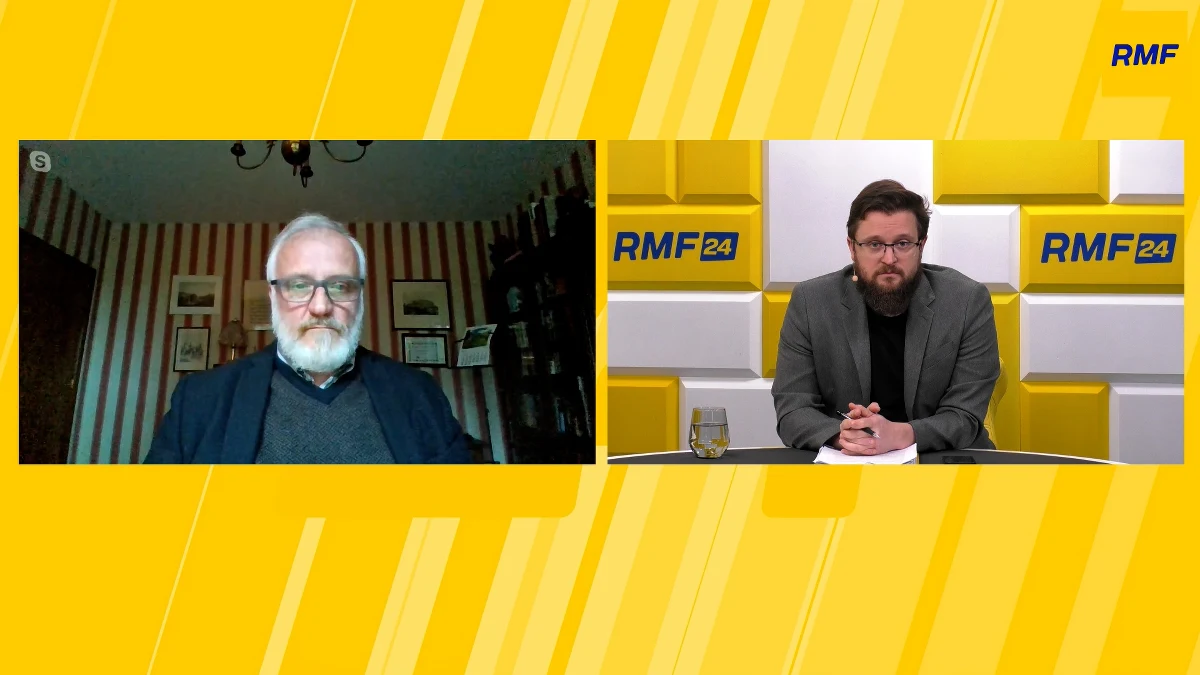 „Putin nie ma za bardzo czego pokazywać (…). To jest taka feta w więzieniu, którym powoli staje się Rosja. Przewodził tej fecie kto? Człowiek, który jest de facto uznany za kryminalistę, jest oskarżony, poszukiwany, jest nakaz aresztu” – tak skromną paradę wojskową, która odbyła się w Moskwie z okazji Dnia Zwycięstwa skomentował w Popołudniowej rozmowie w RMF FM Robert Pszczel. Były dyrektor Biura Informacji NATO w Moskwie dodał, że biorąc pod uwagę drakońskie przepisy i zachowanie władz wobec wszystkich, którzy mają odmienne poglądy, a także udział kryminalistów w wojnie przeciwko Ukrainie, „Rosja stała się swego rodzaju więzieniem”. 