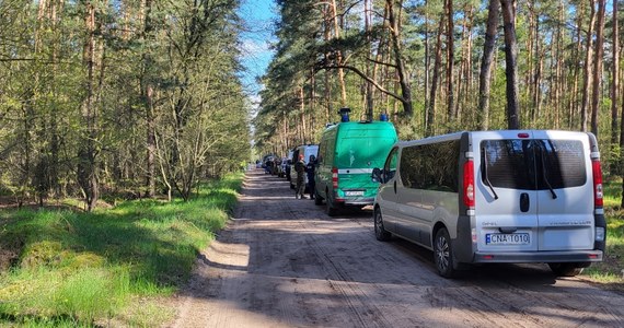 To rosyjski pocisk manewrujący Ch-55 znaleziono w Zamościu koło Bydgoszczy. Jak nieoficjalnie dowiedzieli się reporterzy RMF FM, takie są wstępne ustalenia Instytutu Technicznego Wojsk Lotniczych, który tworzy dla prokuratury ekspertyzę tego obiektu. O sprawie zrobiło się głośno pod koniec kwietnia, kiedy na wbite w ziemię szczątki kilkumetrowej rakiety natrafił w lesie przypadkowy świadek. 