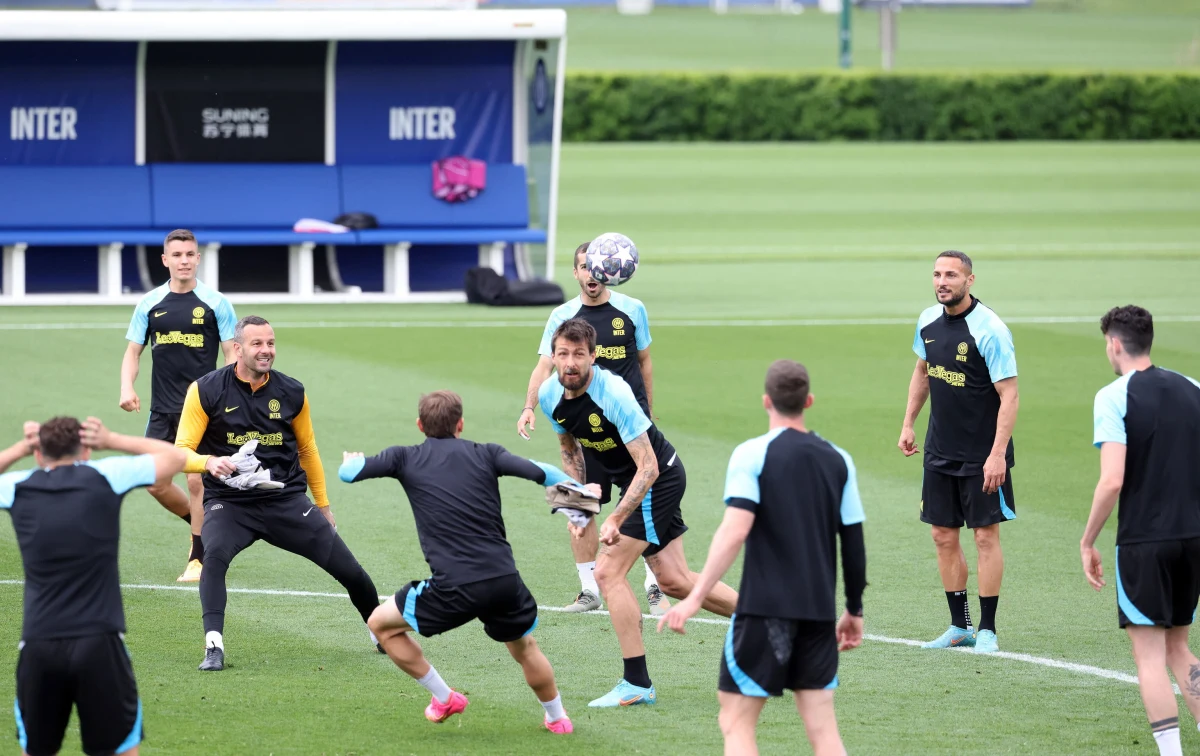 Inter kontra Milan, Milan kontra Inter. Dwie ekipy z Mediolanu powalczą ze sobą o finał Ligi Mistrzów. W ostatnich sezonach zdarzały nam się w Champions League derby Londynu czy Madrytu. Teraz pora na Mediolan, który wraca po kilkunastu latach i znów zobaczy swój zespół w finale europejskich rozgrywek. 