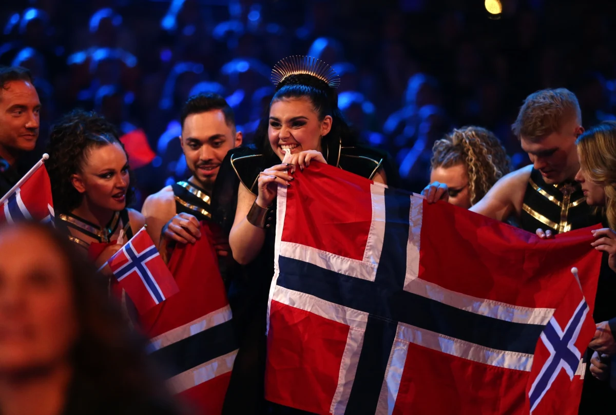 Za nami pierwszy półfinał 67. edycji Konkursu Piosenki Eurowizji. Widzowie wybrali 10 delegacji, które zobaczymy w finale. Reprezentanci 10 krajów dołączyli do przedstawicieli sześciu państw, które mają już zapewniony udział w sobotnim finale - Ukrainy jako zeszłorocznego zwycięzcy, oraz Niemiec, Francji, Wielkiej Brytanii, Włoch i Hiszpanii jako finansujących w największym stopniu Europejską Unię Nadawców (EBU).