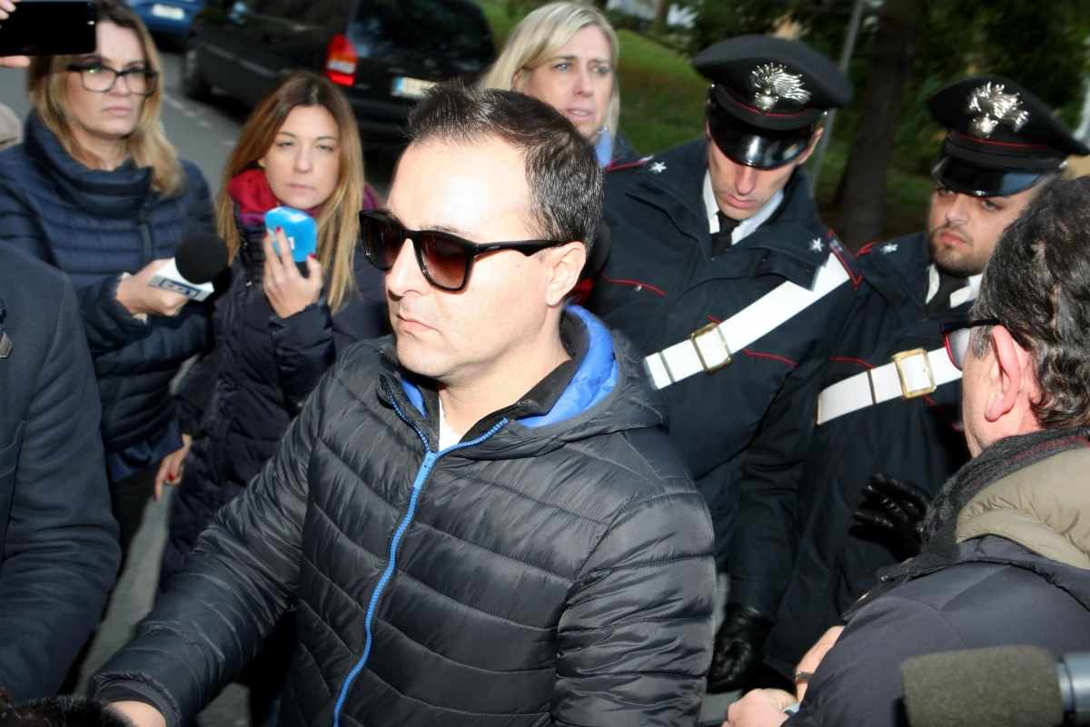 Władze miejscowości Corleone, koło Palermo na Sycylii, zażądały, by opuścił ją jak najszybciej syn zmarłego szefa tamtejszej mafii, cosa nostra Toto Riiny. Giuseppe Salvatore wrócił on tam na początku kwietnia po wyjściu z więzienia i odbyciu kary w postaci prac społecznych pod nadzorem w innej części Włoch.