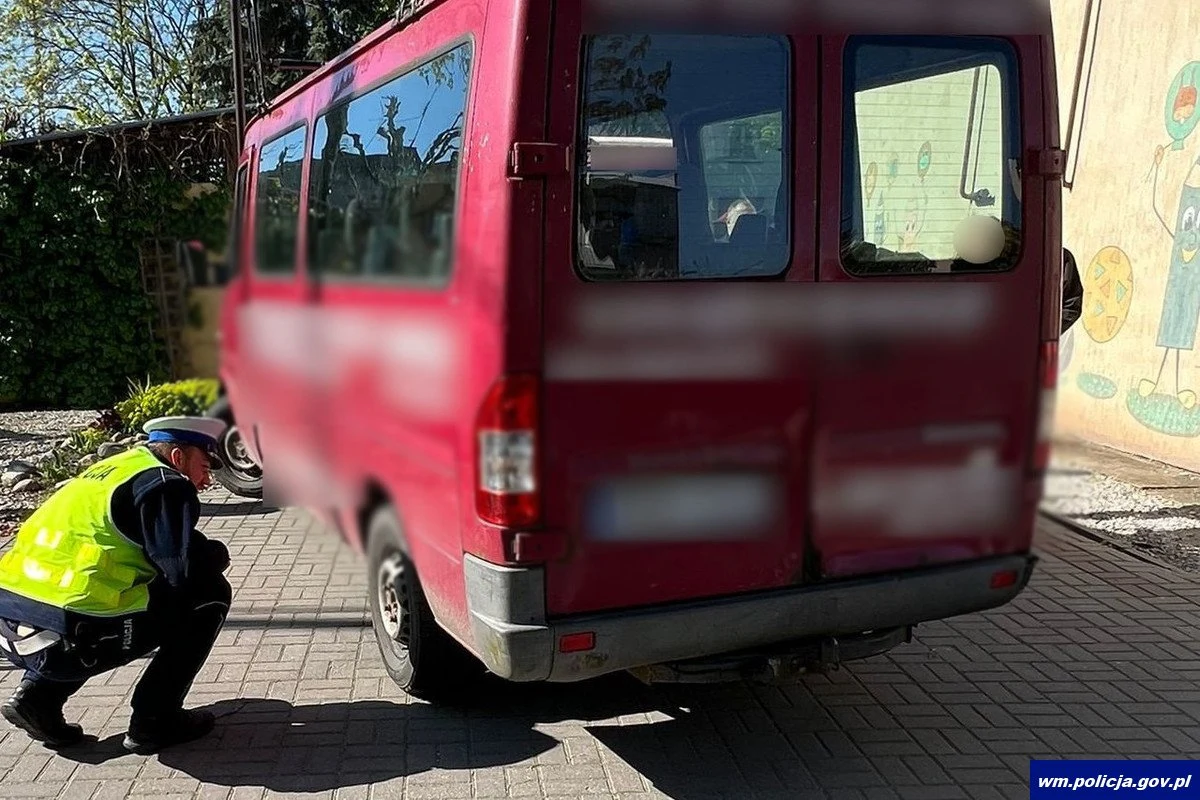 Przewoźnik podstawił dzieciom z Nowego Miasta Lubawskiego, które miały jechać na szkolną wycieczkę zdezelowane busy: bez hamulca ręcznego, z elementami obudowy, które ledwo się trzymały, z rozbitą lampą.