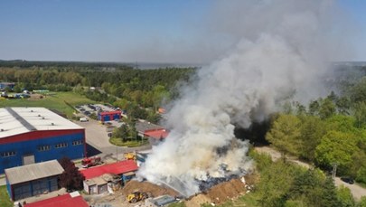 Pożar budynku z odpadami w Bydgoszczy