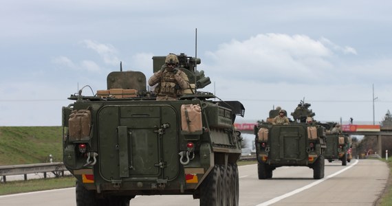 Spadochroniarze z 6. Brygady Powietrznodesantowej z Krakowa biorą udział w ćwiczeniu Swift Response 23 – największych w Europie manewrach wojsk aeromobilnych państw NATO, które odbywają się na terenie Estonii, Grecji i Hiszpanii - poinformowała PAP oficer prasowa brygady por. Malwina Jarosz.