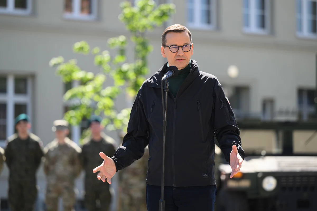 Premier Mateusz Morawiecki przyznał podczas konferencji prasowej, że osobiście jest za przywróceniem kary śmierci. Ale - jak dodał - została ona zniesiona w całej Europie. Jednoczesnie stwierdził, że w Polsce powinno się zdecydowanie wzmocnić zapisy Kodeksu karnego, które mówią o znęcaniu się nad dziećmi. Odniósł się w ten sposób do sprawy maltretowanego Kamilka z Częstochowy.
