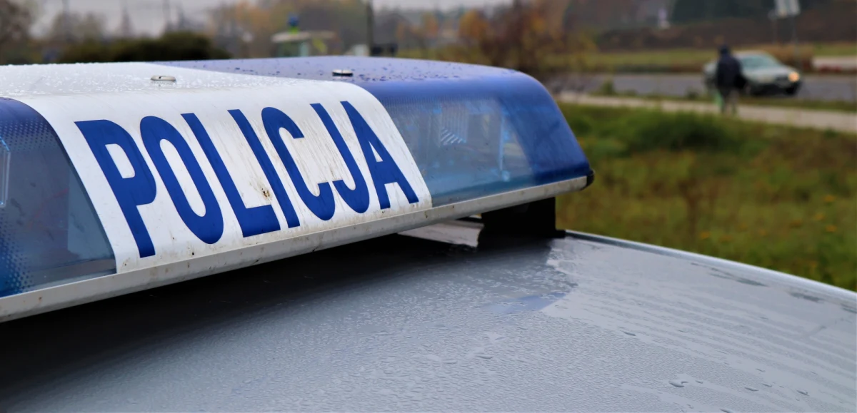 Dwóch 16-latków z Lubawy (woj. warmińsko-mazurskie) postrzeliło trzech młodszych chłopaków przed miejscową szkołą podstawową. Za swoje czyny odpowiedzą przed sądem rodzinnym i nieletnich.
