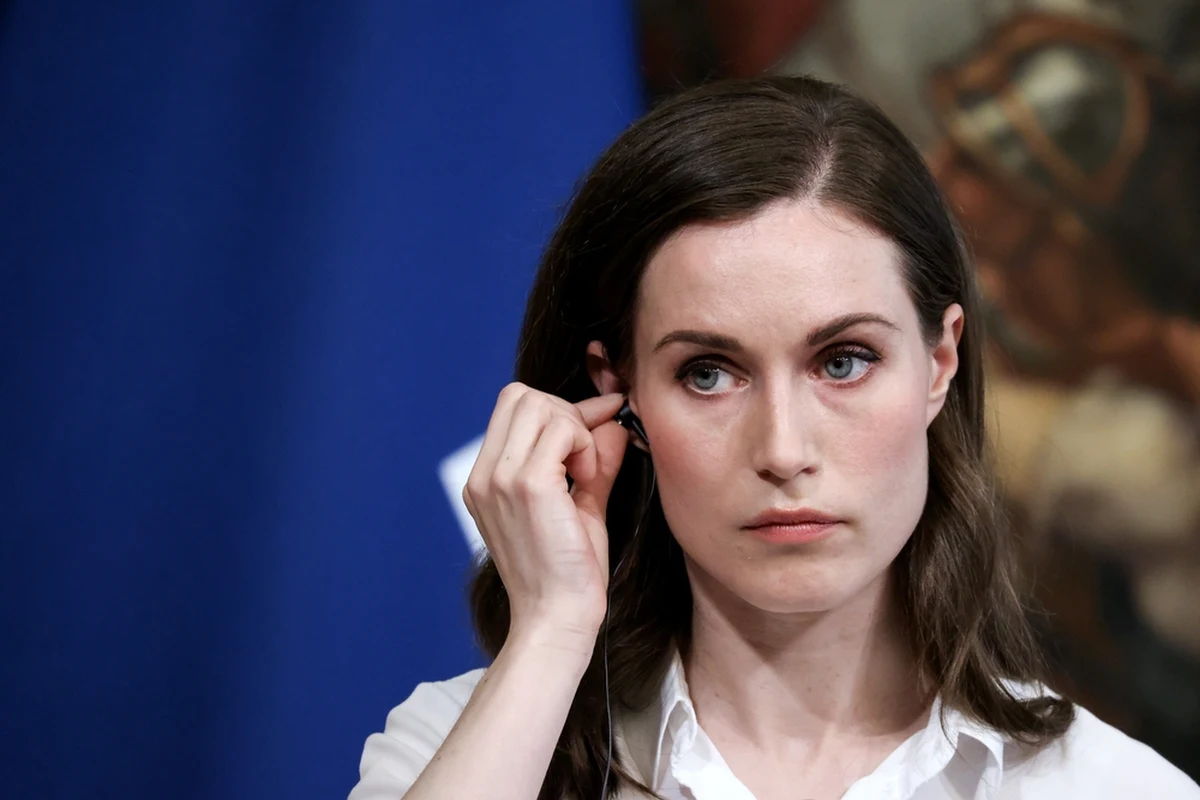 To nie jest najlepsza passa medialnej polityk z Finlandii. Sanna Marin poinformowała w środę, że razem z mężem Markusem Raikkonenem złożyła dokumenty rozwodowe. Marin pełni obecnie obowiązki szefa rady ministrów, ale to tylko okres przejściowy. Po przegranych wyborach, obecna premier pozostanie u władzy jedynie do momentu sformowania się nowej koalicji.