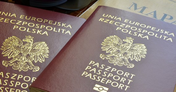 Przeterminowana data ważności paszportu to jeden z najczęstszych powodów uniemożliwiających wakacyjny wyjazd za granicę. Straż Graniczna radzi, aby planując wyjazd już teraz sprawdzić termin ważności dokumentu, by w razie konieczności zdążyć wyrobić nowy.
