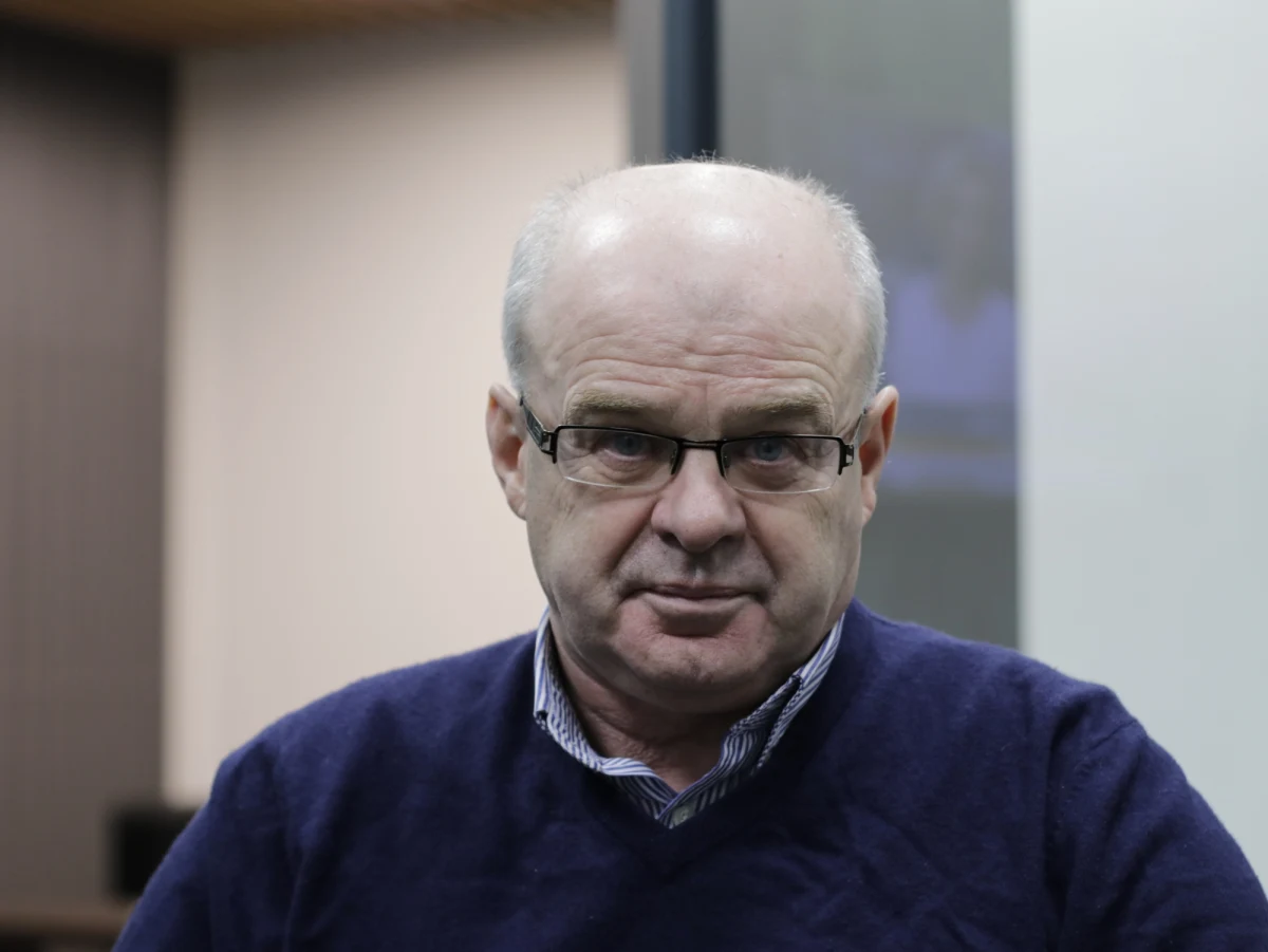 "Odnoszę wrażenie, że nie chodzi o to, jak było naprawdę, tylko o wskazanie kozła ofiarnego" - tak były wiceminister obrony gen. Waldemar Skrzypczak komentuje oświadczenie szefa MON Mariusza Błaszczaka w sprawie rakiety znalezionej koło Bydgoszczy. Mariusz Błaszczak twierdzi, że dowódca operacyjny nie poinformował go o naruszeniu naszej przestrzeni powietrznej i o konsekwencjach wobec niego będzie rozmawiał z prezydentem. "Uważam, że żołnierz ma honor i godność. Powinien się zachowywać tak, jak mu nakazuje honor i godność żołnierska. Politycy godności mieć nie muszą, bo oni mają inną kategorię myślenia"  dodał Skrzypczak w rozmowie z RMF FM.