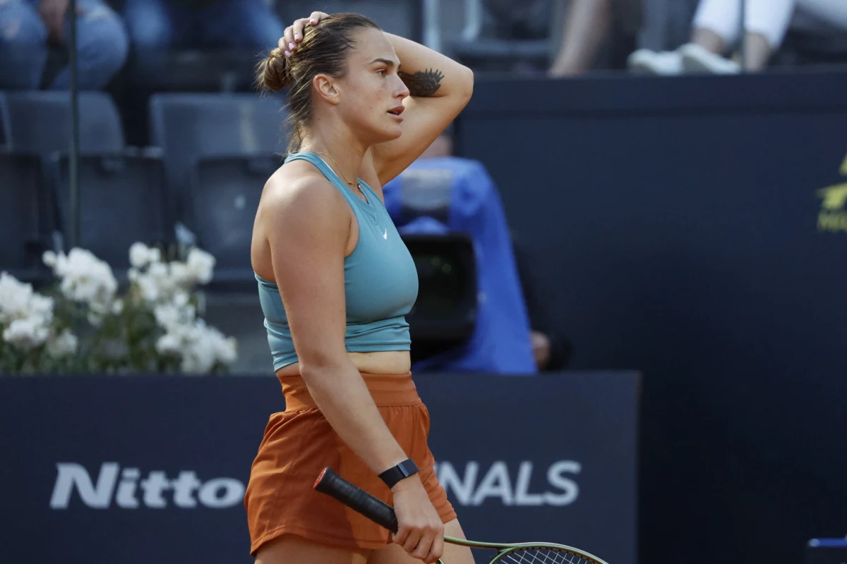 Białoruska tenisistka Aryna Sabalenka przegrała z reprezentującą USA Sofią Kenin 6:7 (4-7), 2:6 w drugiej rundzie turnieju WTA 1000 w Rzymie. Niespodziewaną porażkę poniosła też Amerykanka Jessica Pegula, która uległa swojej rodaczce Taylor Townsend 2:6, 6:3, 3:6.