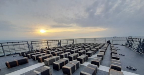 Marynarka wojenna Kolumbii poinformowała o przechwyceniu okrętu podwodnego należącego do organizacji przestępczej na pokładzie którego znaleziono trzy tony kokainy.