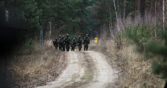 Centrum Operacji Powietrznych odnotowało w polskiej przestrzeni powietrznej obiekt, który wleciał z kierunku Białorusi. Prawdopodobnie jest to balon obserwacyjny – poinformował resort obrony. Służby utraciły kontakt radarowy z obiektem w okolicach Rypina. W związku z poszukiwaniem "obiektu powietrznego przypominającego balon", RCB wydało w sobotę alert dla trzech województw: kujawsko-pomorskiego, pomorskiego i zachodniopomorskiego.