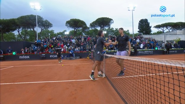 Hubert Hurkacz niespodziewanie pożegnał się z turniejem ATP Masters 1000 w Rzymie. Polak przegrał z Jeffreyem Johnem Wolfem. Zobacz skrót meczu.  