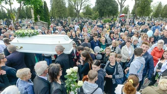 Na pogrzeb Kamilka przybyły tłumy. Poruszająca uroczystość w Częstochowie