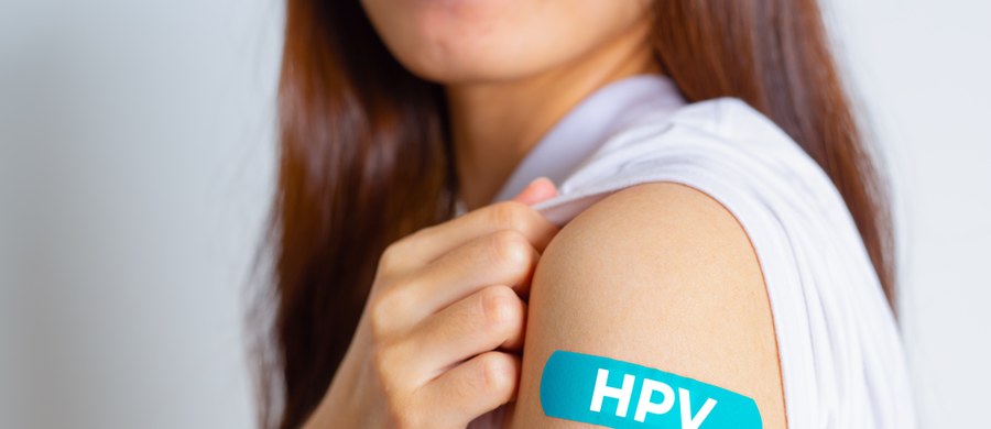 W Tomaszowie Mazowieckim rozpoczęły się zapisy na profikatyczne szczepienia dla dziewcząt przeciwko HPV - wirusowi brodawczaka ludzkiego. Program obejmuje dziewczynki urodzone w 2010 roku, które zamieszkują teren miasta oraz powiatu tomaszowskiego.