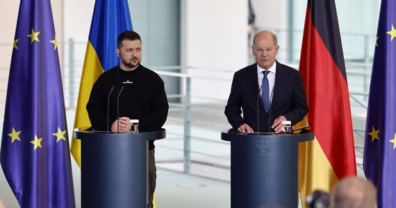 W Berlinie zakończyło się spotkanie w cztery oczy kanclerza Olafa Scholza (SPD) z prezydentem Ukrainy Wołodymyrem Zełenskim. Na konferencji prasowej ukraiński przywódca powiedział: "Nie atakujemy terytorium Rosji, wyzwalamy nasze ziemie. Nie mamy ani czasu, ani siły, ani broni, by zaatakować Rosję".