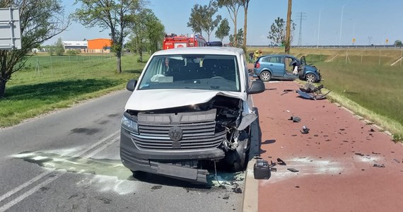 Do wypadku doszło w niedzielę przed południem na drodze krajowej nr 7 we wsi Dworek w powiecie nowodworskim. Pijany 41-latek zjechał na przeciwległy pas i doprowadził do czołowego zderzenia. Sprawca miał 3 promile alkoholu w organizmie.