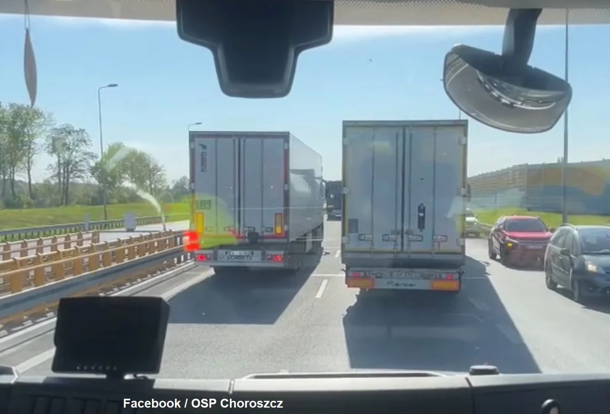 Jazda samochodem pod prąd zamiast "korytarza życia" - taki bulwersujący przykład zachowania kierowców upubliczniła Ochotnicza Straż Pożarna Choroszcz z Podlasia. Strażacy umieścili w mediach społecznościowych krótkie nagranie z jednej z interwencji. "Nikt nie lubi stać w korku, ale tam ktoś czeka na ratunek - o tym prosimy pomyśleć i nie życzymy nikomu, by znalazł się w takiej sytuacji" - przypominają strażacy.