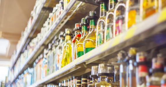 W środę krakowscy radni podejmą decyzję w sprawie projektu uchwały dotyczącego ograniczeń w godzinach nocnej sprzedaży alkoholu na terenie miasta. Ewentualny zakaz nie dotyczyłby restauracji i barów. 