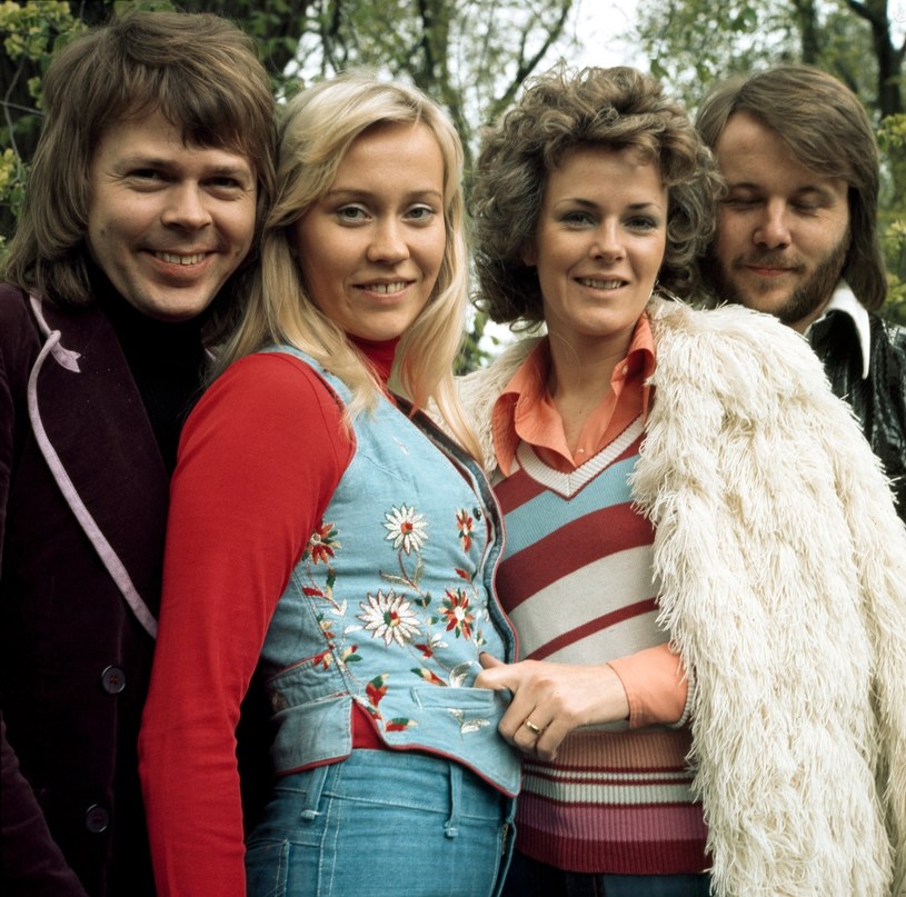 W sieci sporo jest najróżniejszych teorii spiskowych - na mniej lub bardziej ważne tematy. Nowym tematem, który zyskuje popularność w sieci jest powrót grupy ABBA, który miałby przydarzyć się w przyszłym roku za sprawą Konkursu Piosenki Eurowizji 2024. Będzie to równo 50 lat od zwycięstwa w imprezie szwedzkiego zespołu.