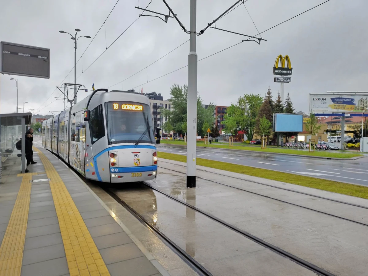 Od dziś pasażerowie we Wrocławiu mogą jeździć tramwajem przez Popowice. To wielka inwestycja komunikacyjna Wrocławia, ale i także infrastrukturalna. 
