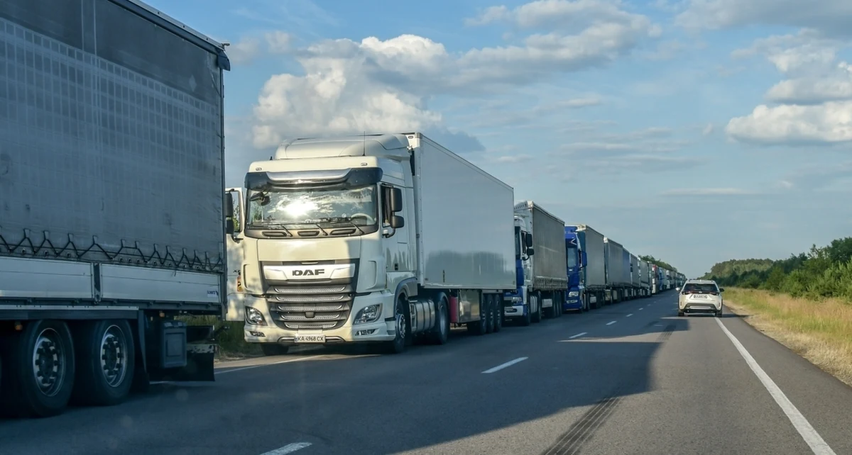 Polsko-ukraińskie przejście graniczne w Dorohusku działa już normalnie. Jak poinformowało ukraińskie Ministerstwo Infrastruktury i Rozwoju, po trwającej 10 dni blokadzie po polskiej stronie przywrócono normalne odprawy ciężarówek.