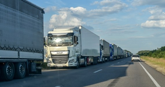 Polsko-ukraińskie przejście graniczne w Dorohusku działa już normalnie. Jak poinformowało ukraińskie Ministerstwo Infrastruktury i Rozwoju, po trwającej 10 dni blokadzie po polskiej stronie przywrócono normalne odprawy ciężarówek.