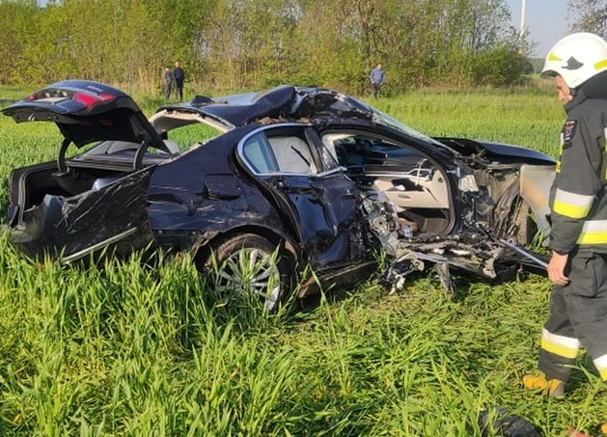 Do środę potrwa w Sieradzu żałoba w związku ze śmiercią przewodniczącej rady miejskiej. Urszula Rozmarynowska zginęła wczoraj rano w wypadku, w którym ciężkich obrażeń doznał też wiceprezydent Sieradza Rafał Matysiak.