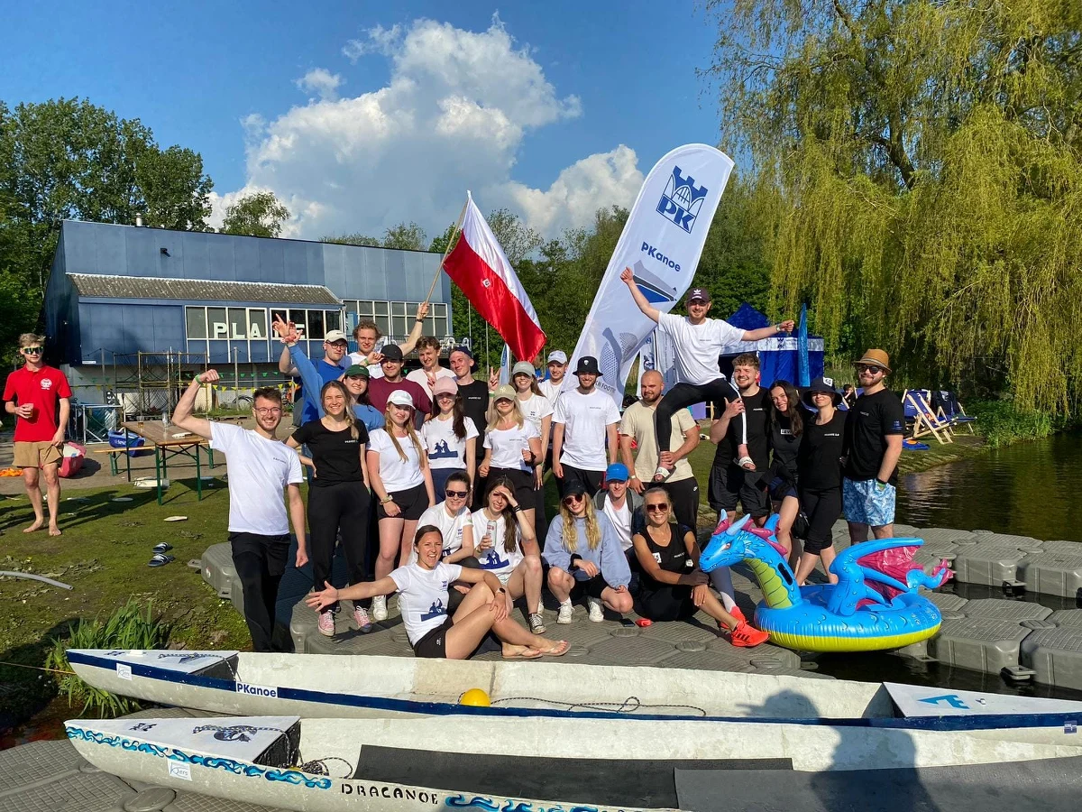 Dwa złote medale w wyścigach osad mieszanych i brązowy medal wśród kobiecych dwójek zdobyli studenci Politechniki Krakowskiej, którzy wystartowali w międzynarodowych zawodach BetonKanoRace 2023. W holenderskim Delft rywalizowali konstruktorzy betonowych kajaków.

