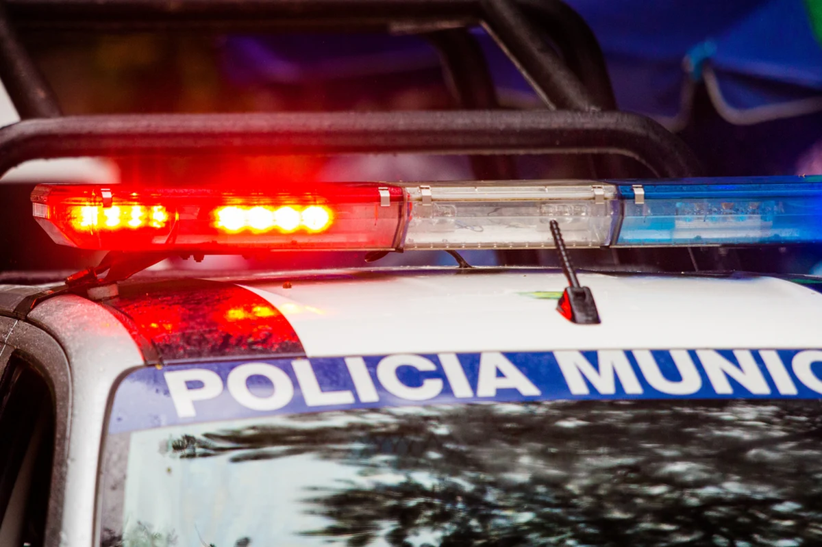 Co najmniej 27 osób, w tym niemowlę, zginęło w wyniku czołowego zderzenia małego busa z tirem w stanie Tamaulipas na północnym wschodzie Meksyku - podały władze regionu. Oba pojazdy po wypadku doszczętnie spłonęły.