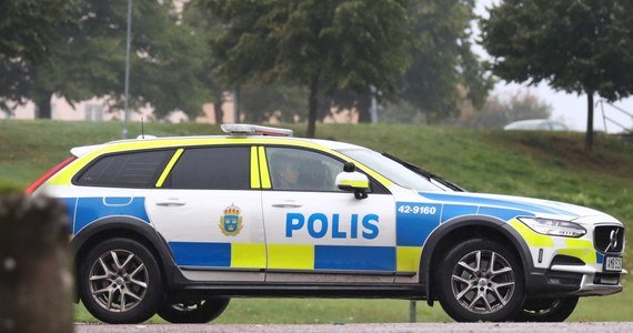 42-letni obywatel Gruzji Mikheil K. został w poniedziałek aresztowany przez sąd w Karlskronie pod zarzutem śmiertelnego ugodzenia nożem 30-letniego Polaka. W trakcie zajścia napastnik ranił także 35-letniego Polaka, który trafił do szpitala. Do ataku doszło w piątek pod Karlshamn na południu Szwecji.