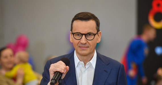 Premier Mateusz Morawiecki w wywiadzie dla Polsat News kategorycznie odrzucił propozycję Donalda Tuska dotyczącą przyspieszenia waloryzacji 500 plus. Lider Platformy Obywatelskiej zasugerował, że świadczenie w podwyższonej kwocie - jako 800 plus - mogłoby być wypłacane już 1 czerwca, a nie - jak chce tego Prawo i Sprawiedliwość - dopiero od 1 stycznia 2024 r. 