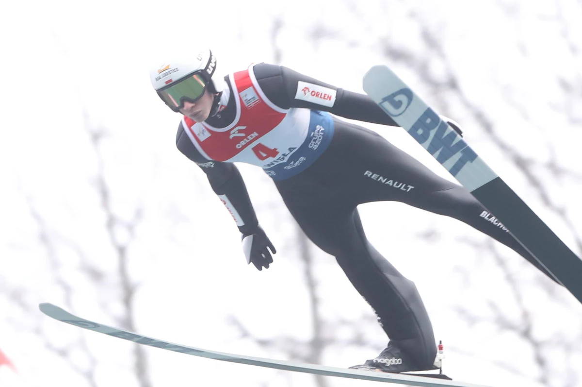 Zarząd Polskiego Związku Narciarskiego zatwierdził skład kadry reprezentacji Polski w skokach narciarskich na sezon 2023/2024. W kadrach A i B jest po sześciu zawodników.