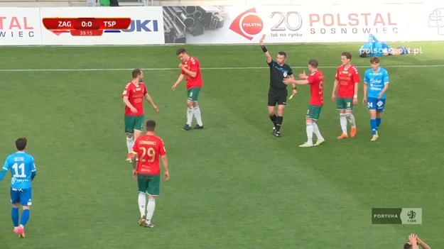 Sebastian Bonecki został wyrzucony z boiska. Piłkarz najpierw sfaulował rywala, a potem komentował decyzję arbitra. 

Fortuna 1 Liga oglądaj w Polsat Sport oraz na  Polsat BOX Go   Oglądaj wygodnie gdziekolwiek chcesz: na komputerze, na tablecie, na smartfonie, na Smart TV.

W tekście zawarto link serwisu partnerskiego
