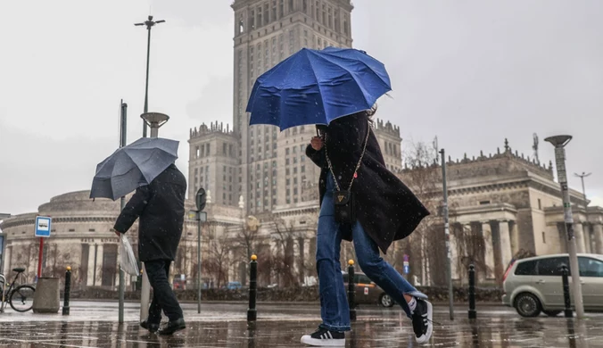 Ochłodzenie i możliwe opady deszczu ze śniegiem w nocy. Ostrzeżenia też przed mgłami