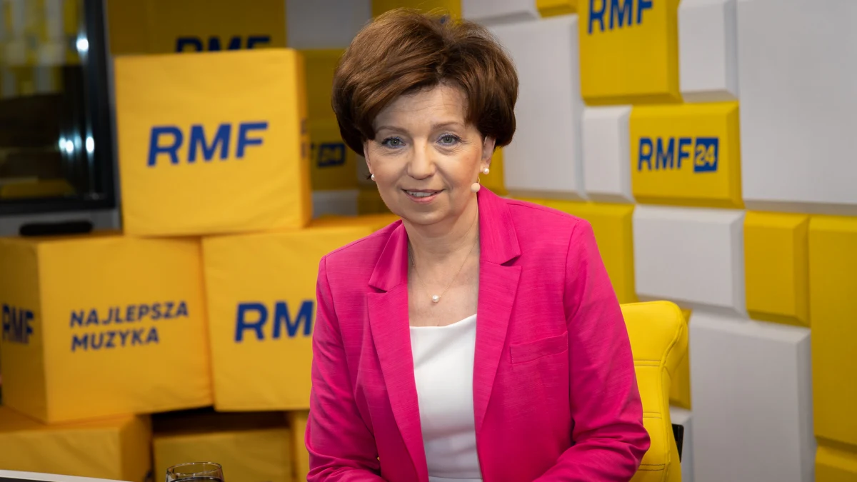 Rząd nie przychyli się do propozycji Donalda Tuska i nie przyspieszy wprowadzenia świadczenia 800 plus już od 1 czerwca - podkreśliła w Porannej rozmowie w RMF FM minister rodziny i polityki społecznej Marlena Maląg. "Mamy w planie budżetowym, że będzie to od 1 stycznia" - zaznaczyła minister.