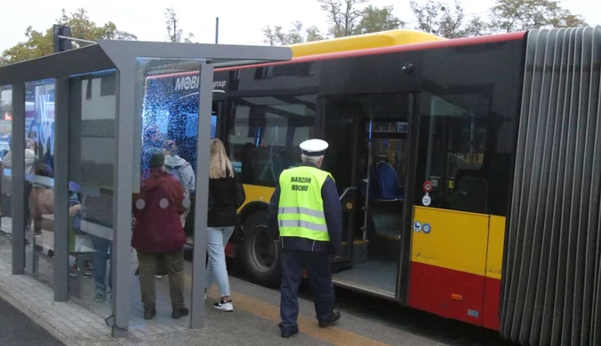 Zniszczył autobus, bił kierowcę łańcuchem. Został tymczasowo aresztowany