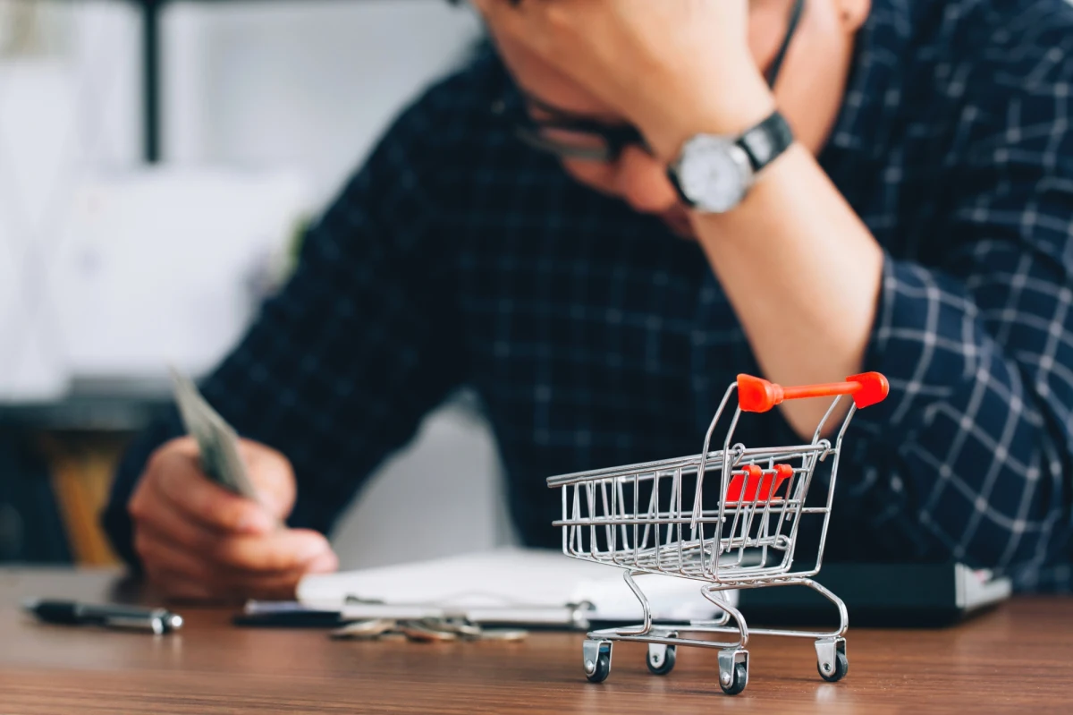 W kwietniu 2023 r. inflacja po wyłączeniu cen żywności i energii wyniosła 12,2 proc., licząc rok do roku. Wskaźnik CPI w analizowanym okresie wyniósł 14,7 proc. - podał Narodowy Bank Polski we wtorek.