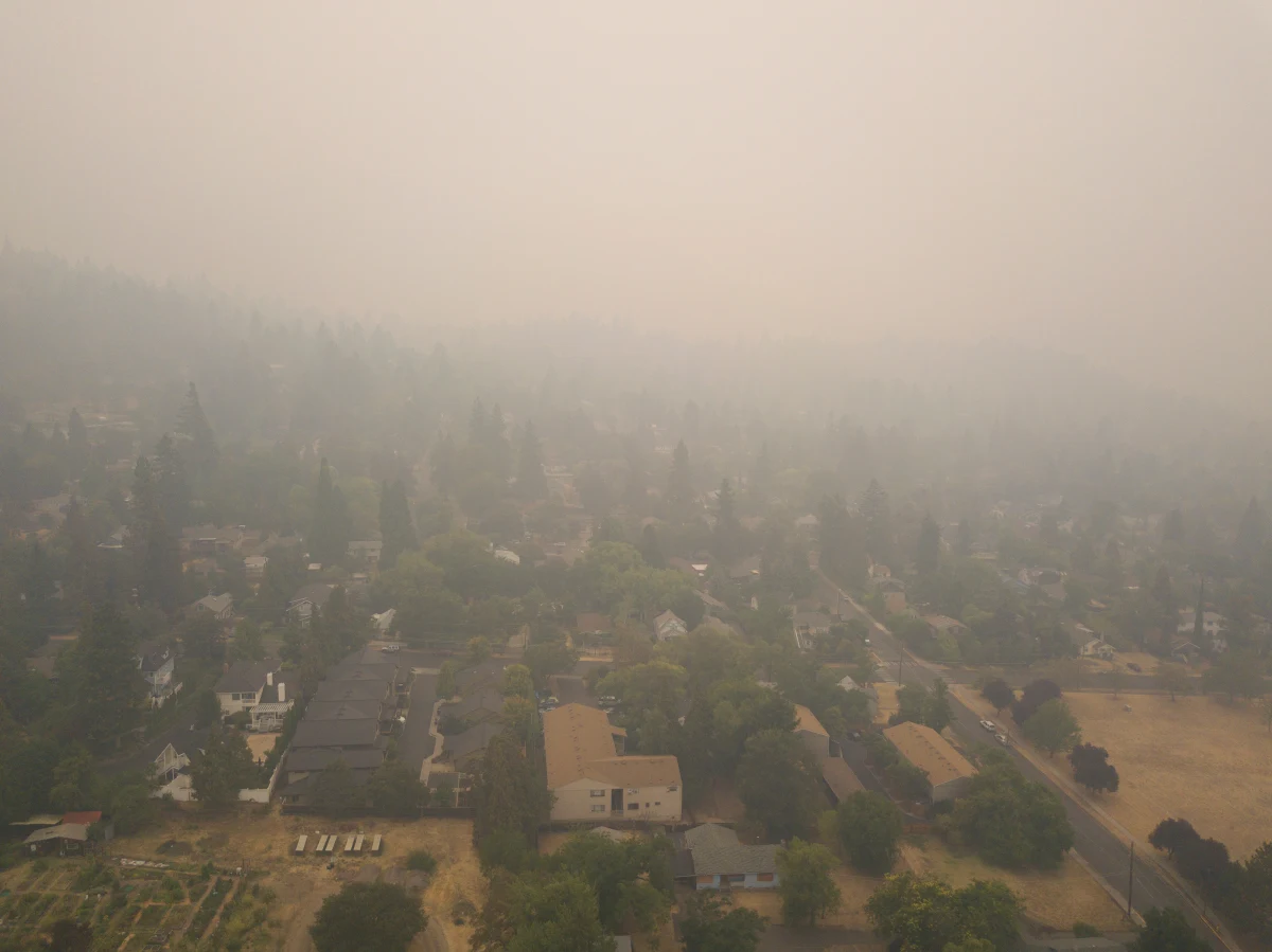 ​Najgorszy stan powietrza w minionym sezonie grzewczym odnotowano w Nowej Rudzie na Dolnym Śląsku - podali we wtorek przedstawiciele Dolnośląskiego Alarmu Smogowego.