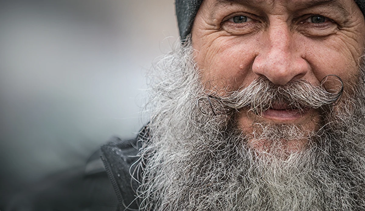 Są rzeczy, na które nigdy nie jest za późno. Udowodnić to chce 64-letni Marek Tymiec z wielkopolskiej Piły. Razem ze swoim przyjacielem chce wyruszyć w niezwykłą podróż. Pod hasłem "Old Men Trip" przemierzą 20 tysięcy kilometrów. Przejadą przez między innymi przez Iran Turkmenistan i Tadżykistan. Ich wyprawa ma być przykładem dla innych - nie jest za późno i można to zrobić pomimo przeciwności losu.