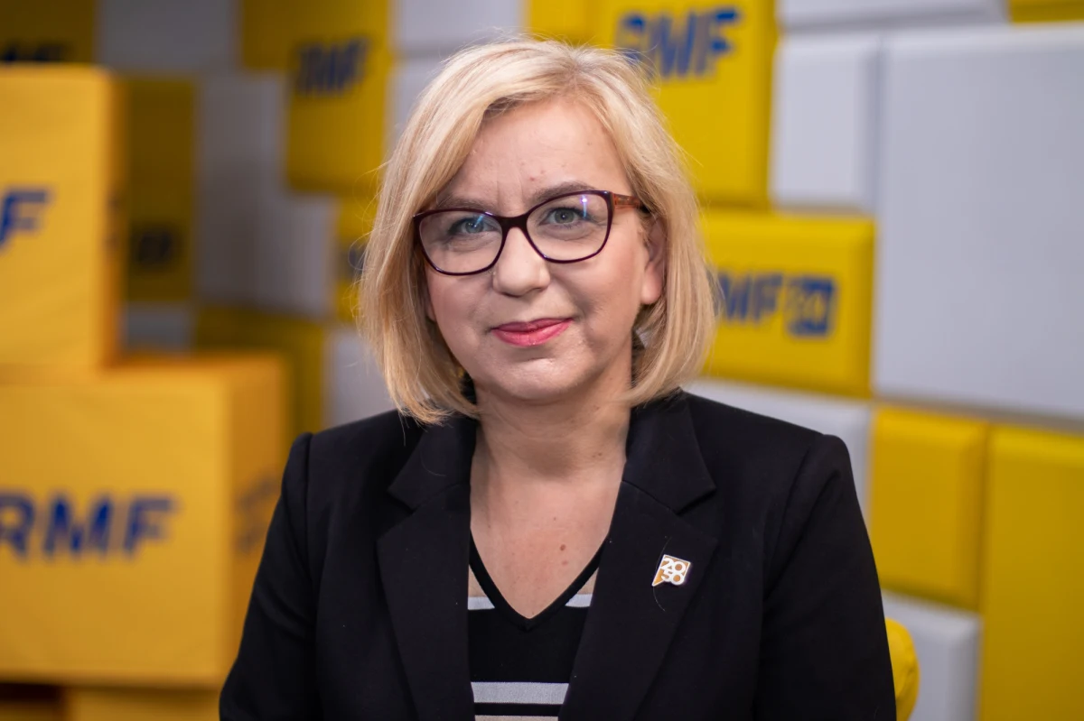 Polska 2050 będzie głosowała przeciwko tym propozycjom, które dziś leżą na stole: wszystkiego wszystkim więcej, w ramach 800 plus, zarówno jeżeli chodzi o ustawę PO jak i PiS-u - mówiła w Porannej rozmowie w RMF FM posłanka Paulina Hennig-Kloska, wiceprzewodnicząca Polski 2050.