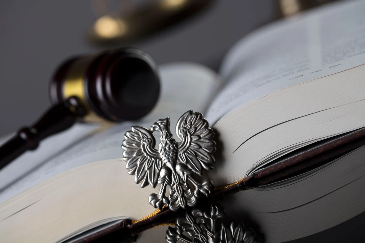 Sąd Rejonowy w Gdańsku skazał 46-letniego Wojciecha Ch. za nieumyślne spowodowanie wypadku na rok pozbawienia wolności. Wykonanie kary zawiesił warunkowo na okres próby wynoszący 2 lata. Do śmiertelnego zderzenia doszło w ubiegłym roku na al. Armii Krajowej w Gdańsku.