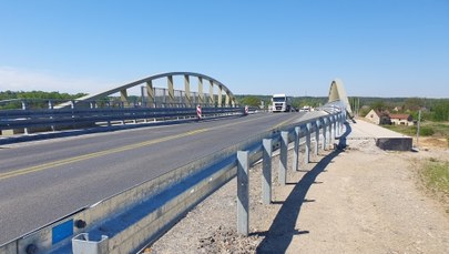 ​Ostatnie prace związane z budową wiaduktu w Dąbrowie. Nowe utrudnienia dla kierowców